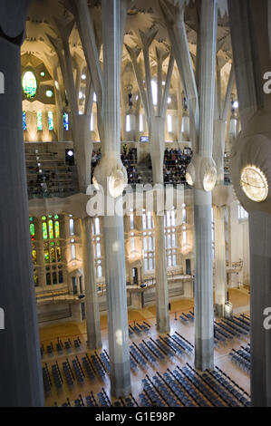 Barcelona, Katalonien, Spanien. 5. Mai 2012. Innenraum der Basilika Sagrada Familia (Unesco Weltkulturerbe) entworfen von Antoni Gaudi in Barcelona, Spanien-Bild - Datei. © Jordi Boixareu/ZUMA Draht/Alamy Live-Nachrichten Stockfoto