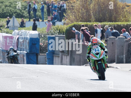 Portrush, Nordirland. 14. Mai 2016. Vauxhall internationale North West 200. Alastair Seeley eröffnet einen deutlichen Vorsprung in der 4. Runde des Rennens BetMcLean.com Supersport. Bildnachweis: Aktion Plus Sport/Alamy Live-Nachrichten Stockfoto