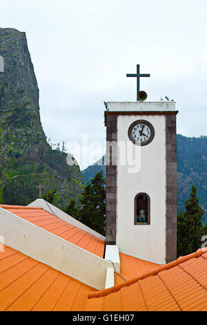 Turm der Kirche im Tal der Nonnen, Madeira, Portugal Stockfoto