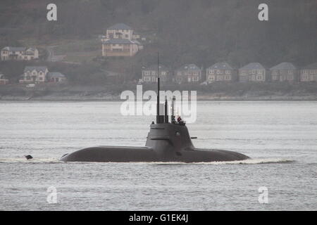 FGS U34 (S184), eine Art 212A Angriff u-Boot der deutschen Marine, Pässe Gourock bei ihrer Ankunft für Übung Joint Warrior 16-1. Stockfoto