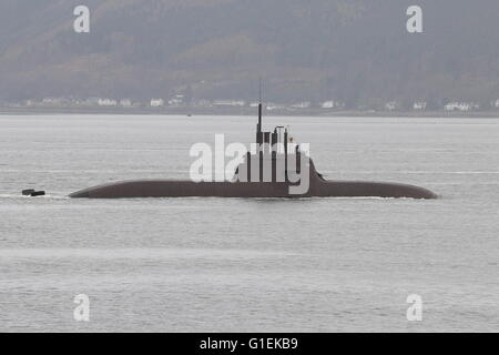 FGS U34 (S184), eine Art 212A Angriff u-Boot der deutschen Marine, Pässe Gourock bei ihrer Ankunft für Übung Joint Warrior 16-1. Stockfoto