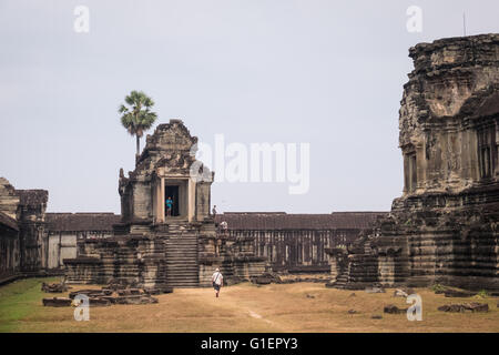 Detaillierte Steinmetzarbeiten in Angkor Wat, Kambodscha Stockfoto