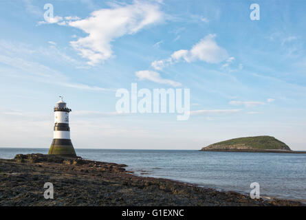 Penmon Point Lighthouse auf der Isle of Anglesey, Wales Stockfoto