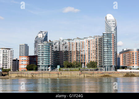 Riverside Wohngebäude auf New Providence Wharf London Stockfoto