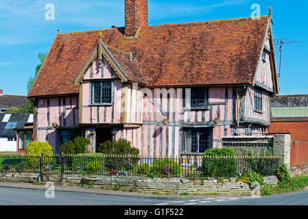 Nether Hall, ein Fachwerkbau im Dorf von Cavendish, Suffolk, England UK Stockfoto