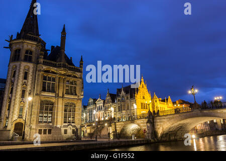 Gebäude entlang des Flusses Leie in der Stadt Gent in Belgien Stockfoto