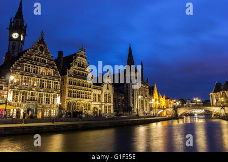 Gebäude entlang des Flusses Leie in der Stadt Gent in Belgien Stockfoto