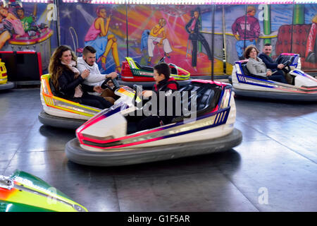 Reisen Kirmes Autoscooter in Aix-Les-Bains Frankreich Südost Stockfoto