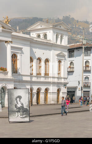 QUITO, ECUADOR, Oktober - 2015 - traditionellen städtischen Platz in der Altstadt von Quito in Ecuador. Stockfoto