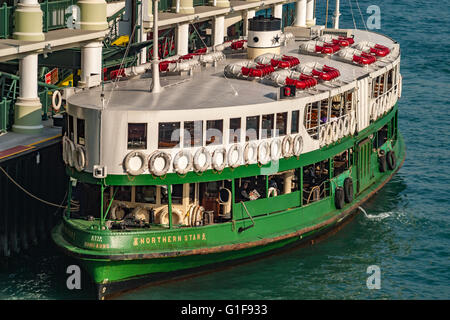 China Hongkong Ferry am zentralen Star Ferry terminal Stockfoto