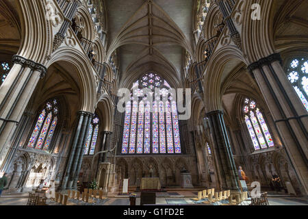 Ost-Fenster der Kathedrale von Lincoln von Ward und Hughes, eine englische Firma Herstellung von Glasmalereien. Kathedrale von Lincoln Stockfoto