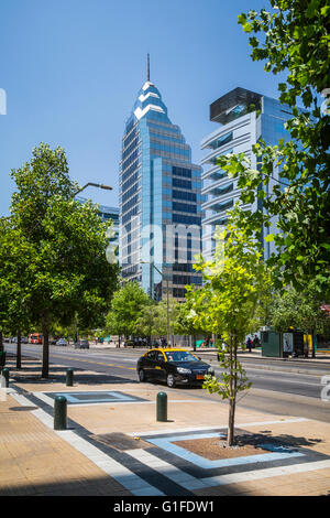 Hochhäuser in der Innenstadt von Santiago, Chile, Südamerika. Stockfoto