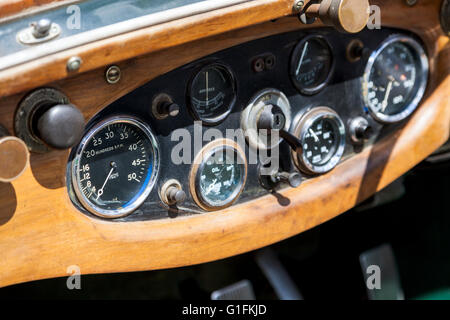 Alten Oldtimer-Dashboard (Lagonda Club) Stockfoto