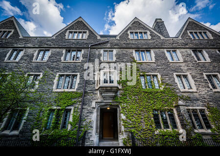 Die Burwash Wohngebäude an der Victoria University, an der University of Toronto in Toronto, Ontario. Stockfoto