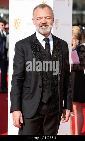 London, UK. 8. Mai 2016. Moderator Graham Norton. Roten Teppich Promi Ankünfte für das House Of Fraser British Academy Television Awards in der Royal Festival Hall. Stockfoto