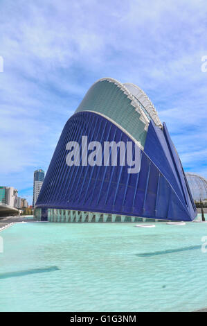 Valencia, Spanien - 30. März 2016: Architektonische Blick auf L'Agora in das Herzstück der Stadt der Künste und Wissenschaften Stockfoto