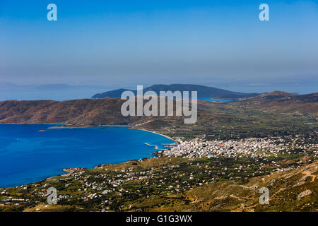 Karystos Stadtlandschaft gegen blauen Himmel und Meer, Euböa, Griechenland Stockfoto