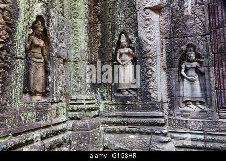 Schnitzereien von Devatas oder Dvarapalas bei Ta Som, Siem Reap, Kambodscha Stockfoto