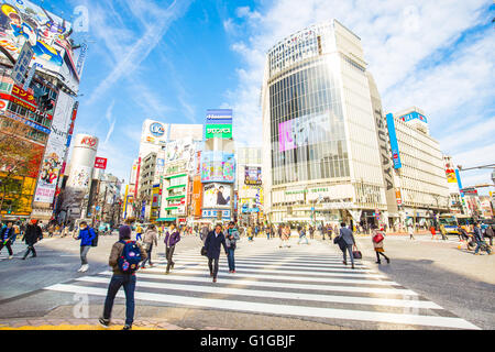 Tokyo, Japan - Februar 16: Shibuya Einkaufsviertel Februar 16,2015 in Tokio, Japan. Der Bezirk ist eine Karte oder ein shopping-Bereich für Stockfoto