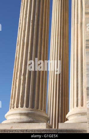 Marmorsäulen in einem römischen Tempel in Mailand, Italien Stockfoto