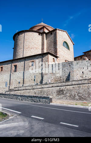 Blick von der Außenwand der Kirche "Santa Maria Maddalena" in CAstiglione del Lago; Umbrien Italien. Stockfoto