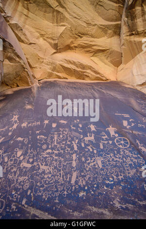 Piktogramme oder Petroglyphen, Zeitung Rock National Historic Site, Utah, USA Stockfoto