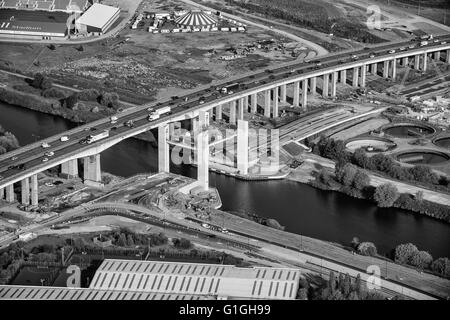 Foto von Barton lift Bridge vor dem katastrophalen Versagen der Konstruktion Stockfoto