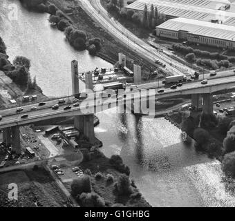 Foto von Barton Hubbrücke vor den schwerwiegenden strukturellen Fehler Stockfoto