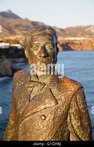 König Alfonso Septime (reg. 1874 bis 1885) Statue von F. Martin 2003, Nerja, Provinz Malaga, Spanien zum Gedenken an seinen Besuch Stockfoto