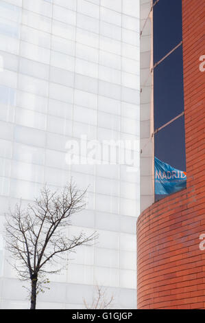 Detail der Fassade, Palacio Municipal de Congresos. Campo de Las Naciones, Madrid, Spanien. Stockfoto