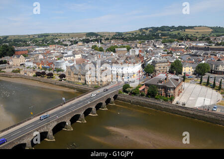 Luftaufnahmen von Norddevon Hubschrauber Barnstaple Stadt Square North Devon Museum Brücke Gebäude lange Brücke entnommen Stockfoto