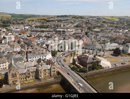 Luftaufnahmen von Norddevon Hubschrauber Barnstaple Stadt Square North Devon Museum Brücke Gebäude lange Brücke entnommen Stockfoto