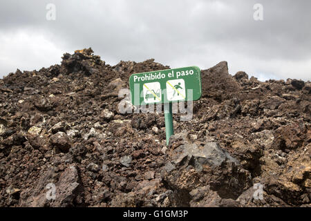 Timanfaya Vulkan Interpretation und Besucher Zentrum, Lanzarote, Kanarische Inseln, Spanien - kein Eintrag Schild, Prohibido El Paso Stockfoto