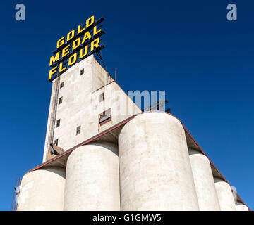 Stillgelegte Getreidemühle, West River Parkway entlang der Mississippi Fluss-Ufer, Minneapolis, Minnesota, USA Stockfoto