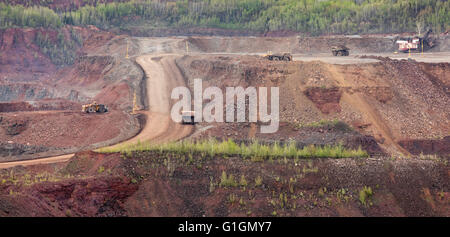 Taconite Strip Eisensteingrube in der Mesabi Range, Minnesota Stockfoto