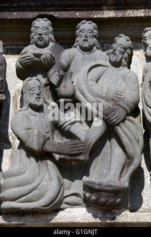 Steinbildhauen auf dem Kalvarienberg in der Pfarrei zu schließen, Guimiliau, Finistere, Bretagne, Frankreich, Europa Stockfoto