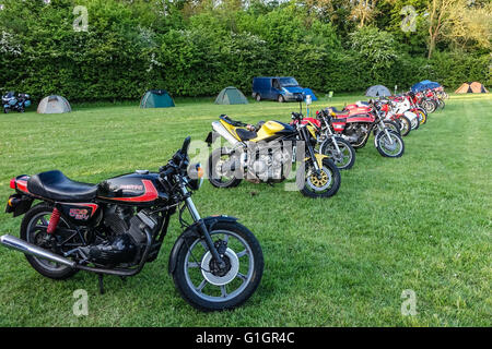 Henlow, Bedfordshire, Großbritannien. Mai 2016. Die Morini Riders Club Jahreshauptversammlung und Rallye in Henlow Bridge Lakes, Bedfordshire. Die Fans dieser italienischen Motorräder haben den Club 1975 gegründet. Stockfoto