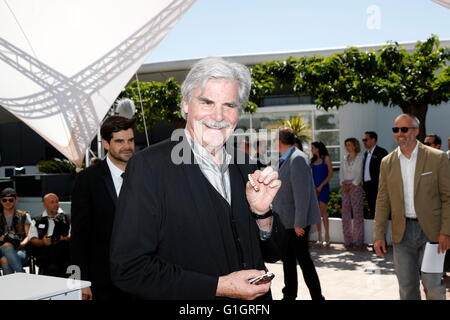 Schauspieler Peter Simonischek besucht die Photocall "Toni Erdmann" während der 69. Annual Cannes Film Festival im Palais des Festivals in Cannes, Frankreich, am 14. Mai 2016. Foto: Hubert Boesl Stockfoto