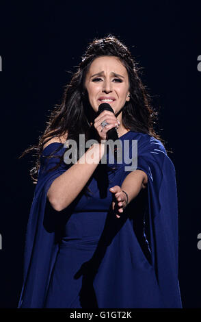 Stockholm, Schweden. 14. Mai 2016. Jamala, Ukraine mit "1944" während des großen Finales von der 61. jährliche Eurovision Song Contest (ESC) in Stockholm, Schweden, 14. Mai 2016 darstellt. Foto: Britta Pedersen/Dpa/Alamy Live News Stockfoto