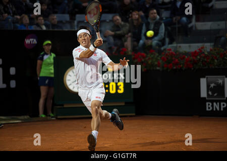 Kei Nishikori spielen Novak Djokovic im Halbfinale Finale in Rom Tennis Nationalspieler auf dem Foro Italico, Rom, Italien Stockfoto