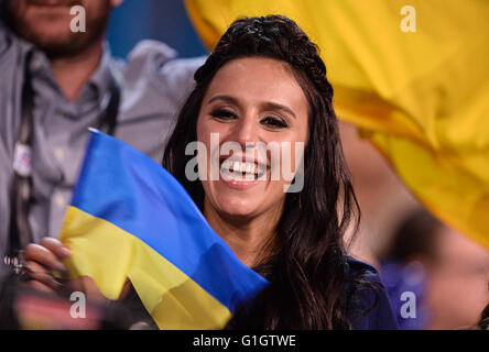 Stockholm, Schweden. 14. Mai 2016. Jamala, Ukraine mit "1944" während des großen Finales von der 61. jährliche Eurovision Song Contest (ESC) in Stockholm, Schweden, 14. Mai 2016 darstellt. Foto: Britta Pedersen/Dpa/Alamy Live News Stockfoto