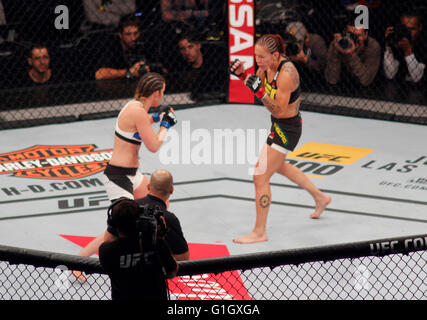 CURITIBA, PR - 14.05.2016: UFC 198 - Cris Cyborg x Leslie Smith. (Foto: Ezequiel Joat? Prestes / FotoArena) Stockfoto