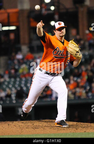 Baltimore, MD, USA. 14. Mai 2016. Baltimore Orioles Krug Mike Wright (59) ab, während die Detroit Tigers Vs Baltimore Orioles Spiel at Camden Yards in Baltimore, Maryland. Orioles schlagen die Tiger 9-3. Jen Hadsell/CSM/Alamy Live-Nachrichten Stockfoto