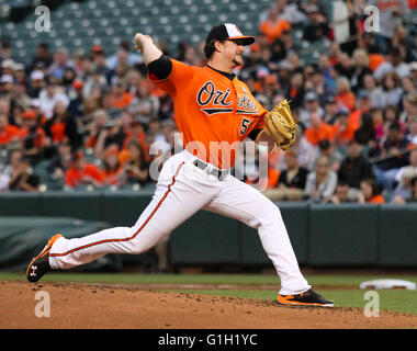 Baltimore, MD, USA. 14. Mai 2016. Baltimore Orioles Krug Mike Wright (59) ab, während die Detroit Tigers gegen Baltimore Orioles Spiel [Mike Wright] at Camden Yards in Baltimore, Maryland. Orioles schlagen die Tiger 9-3. Jen Hadsell/CSM/Alamy Live-Nachrichten Stockfoto