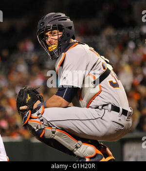 Baltimore, MD, USA. 14. Mai 2016. Detroit Tigers Catcher James McCann (34) sieht auf der Trainerbank während der Detroit Tigers Vs Baltimore Orioles Spiel at Camden Yards in Baltimore, Maryland. Orioles schlagen die Tiger 9-3. Jen Hadsell/CSM/Alamy Live-Nachrichten Stockfoto