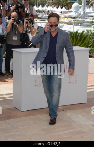 Cannes, Frankreich. 11. Mai 2016. CANNES, Frankreich - 15. Mai: Schauspieler Russell Crowe besucht "The Nice Guys" Fototermin während des 69. jährlichen Cannes Film Festival im Palais des Festivals am 15. Mai 2016 in Cannes, Frankreich. © Friedrich Injimbert/ZUMA Draht/Alamy Live-Nachrichten Stockfoto