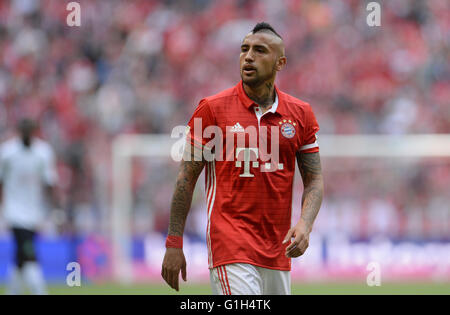 München, Deutschland. 14. Mai 2016. Münchens Arturo Vidal bei der Fußball-Bundesliga Spiel FC Bayern München Vs Hannover 96 in der Allianz Arena in München, 14. Mai 2016. Foto: Andreas Gebert/Dpa/Alamy Live-Nachrichten Stockfoto