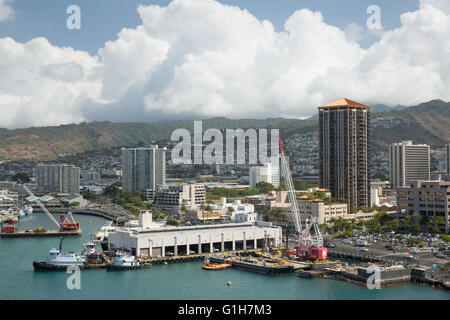 Honolulu Hafen von Aloha Tower gesehen Stockfoto