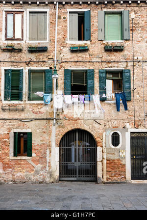 Altbauten der Corte del Fontego, Campo Santa Margherita, Dorsoduro, Venedig, Italien Stockfoto