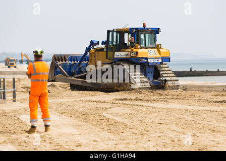 Beweglichen Sand am Strand von Bournemouth nach Erdrutsch im April Stockfoto